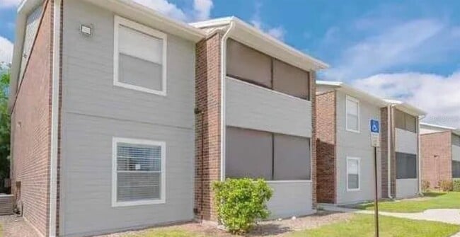 property at 1400 Gandy Blvd N