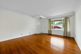 28314 James Dr in Warren, MI - Building Photo - Building Photo