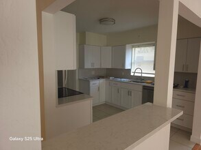8145 22nd Ave N in St. Petersburg, FL - Building Photo - Building Photo
