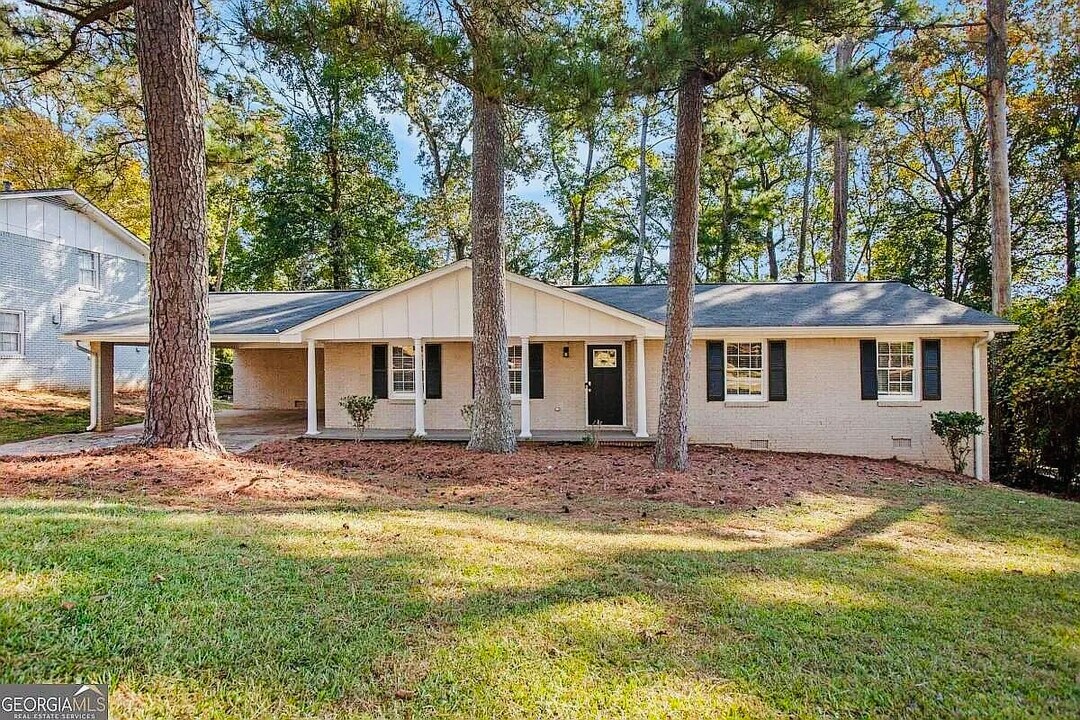 2112 Royal Fox Way in Decatur, GA - Building Photo