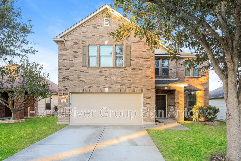 10908 Fox Crest in San Antonio, TX - Building Photo