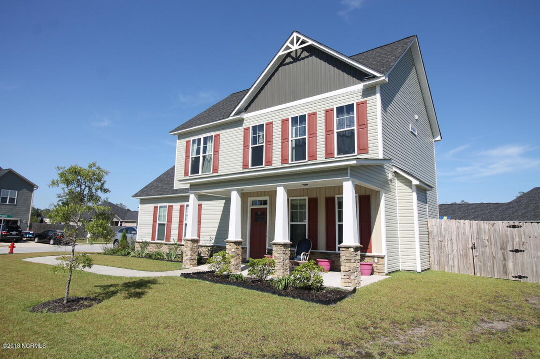 100 Peakwood Ct in Jacksonville, NC - Building Photo