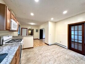 569 Main St, Unit #2 in Medford, MA - Building Photo