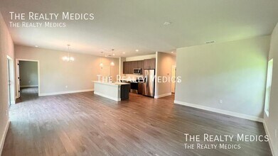 150 Hillsborough Ave NW in Palm Bay, FL - Building Photo - Building Photo