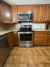 340 Albion St, Unit 2 in Wakefield, MA - Building Photo - Building Photo