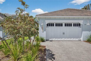 8877 Yucatan Ct in Naples, FL - Building Photo