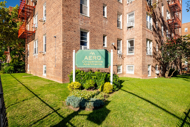 63-61 Yellowstone Blvd in Forest Hills, NY - Building Photo - Building Photo