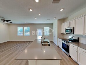 1076 Grafton Ridge Dr in Eustis, FL - Foto de edificio - Building Photo