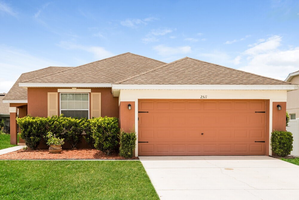 2511 Bobby Lee Ln in St. Cloud, FL - Building Photo