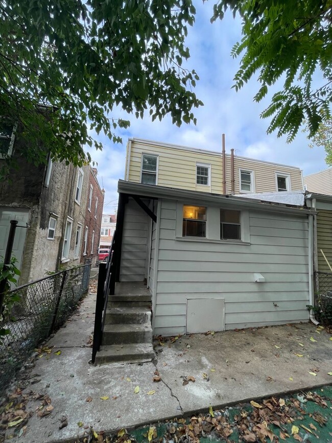 property at 1127 Walnut St