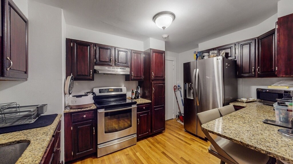 33 Westbourne Ter, Unit 3 in Brookline, MA - Building Photo