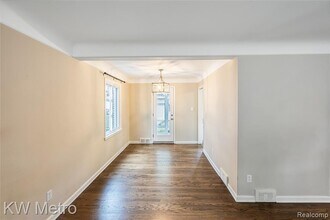 1316 Lyons Ave in Royal Oak, MI - Building Photo - Building Photo