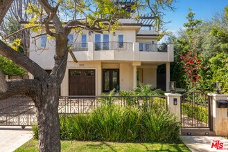 391 S Saltair Ave in Los Angeles, CA - Building Photo - Building Photo
