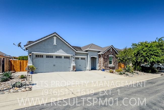 2926 Fantail Ln in Lincoln, CA - Building Photo - Building Photo