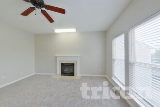 507 Fortress Ct in St. Charles, MO - Foto de edificio - Building Photo