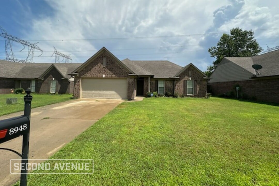 8948 Smith Ranch Dr in Southaven, MS - Building Photo