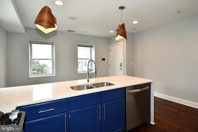 1823 D St NE-Unit -B in Washington, DC - Building Photo - Building Photo