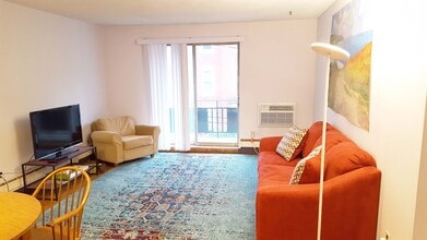 18 Pond St, Unit 18 in Boston, MA - Building Photo - Building Photo