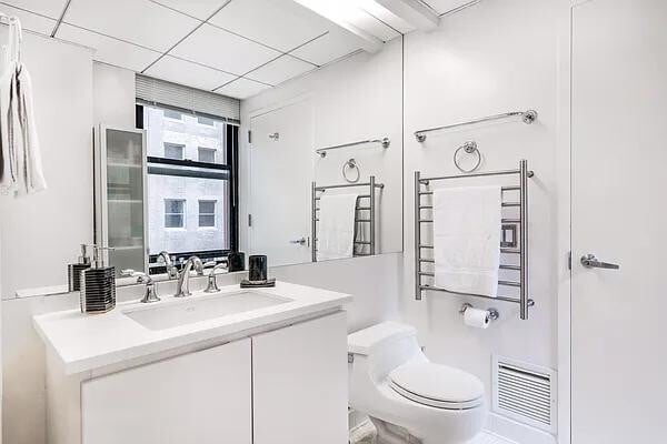 56 Pine St in New York, NY - Building Photo - Building Photo