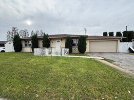 2646 Cochran St in Simi Valley, CA - Building Photo