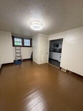 906 Kable Wy in Coraopolis, PA - Building Photo - Building Photo