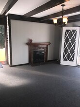 1132 N Heliotrope Dr, Unit Upper Duplex in Los Angeles, CA - Foto de edificio - Building Photo