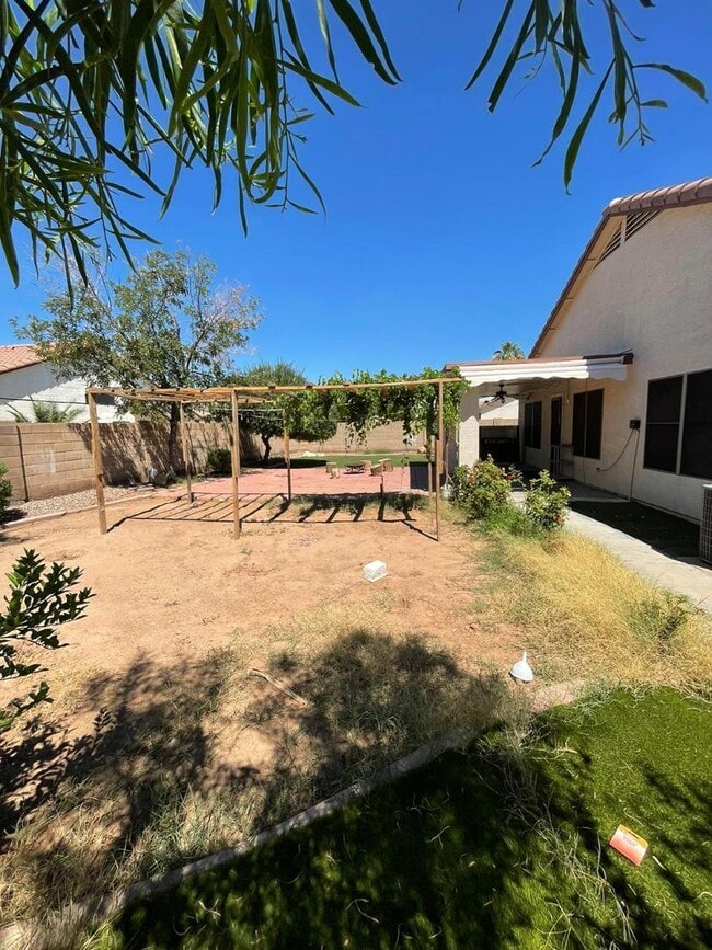 2460 E Whitten St in Chandler, AZ - Building Photo - Building Photo