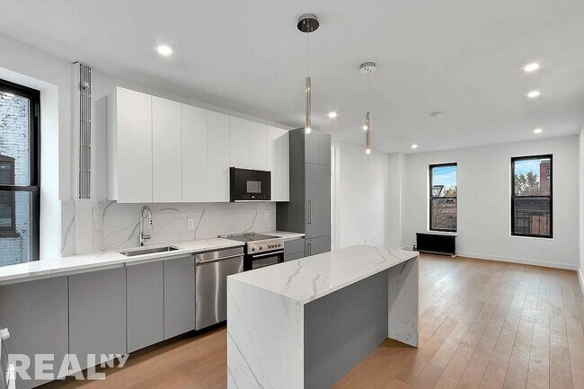 19 Wyckoff St in Brooklyn, NY - Foto de edificio - Building Photo