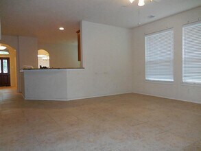 12214 Iris Hollow Way in Houston, TX - Foto de edificio - Building Photo