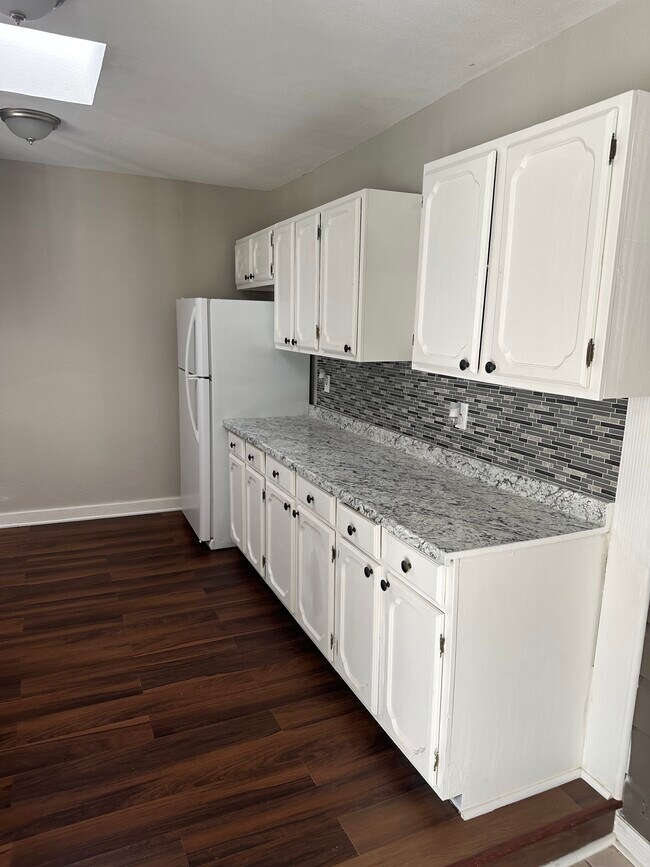 606 John Page Dr in San Antonio, TX - Foto de edificio - Building Photo