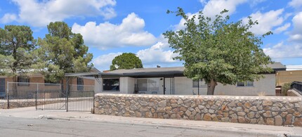 8142 Cook Dr in El Paso, TX - Foto de edificio - Building Photo