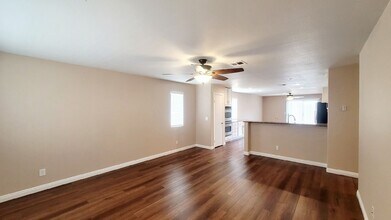 7924 Odysseus Ave in Las Vegas, NV - Building Photo - Building Photo