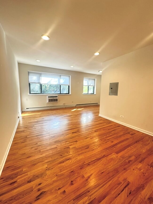 6954 N Sheridan Rd in Chicago, IL - Building Photo - Building Photo