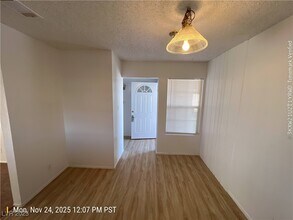 6949 Shady Ct in Las Vegas, NV - Building Photo - Building Photo