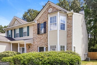 2984 Falling Water Pt in College Park, GA - Building Photo - Building Photo