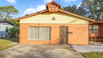 5717 Lawndale Rd in Orlando, FL - Building Photo
