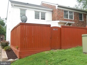 783 Azalea Dr in Rockville, MD - Building Photo - Building Photo