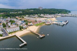 297 Shore Dr in Highlands, NJ - Building Photo - Building Photo