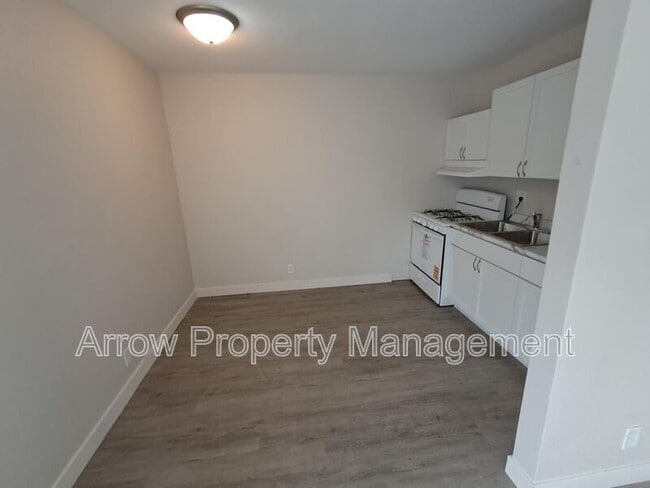 1416 Oakland Rd NE in Cedar Rapids, IA - Foto de edificio - Building Photo