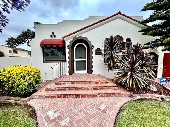 3601 Cerritos Ave in Long Beach, CA - Building Photo - Building Photo