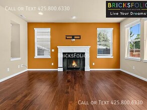 814 Mount Baker Pl NE in Renton, WA - Building Photo - Building Photo