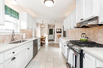 10859 Cal Rd in Baton Rouge, LA - Foto de edificio - Building Photo