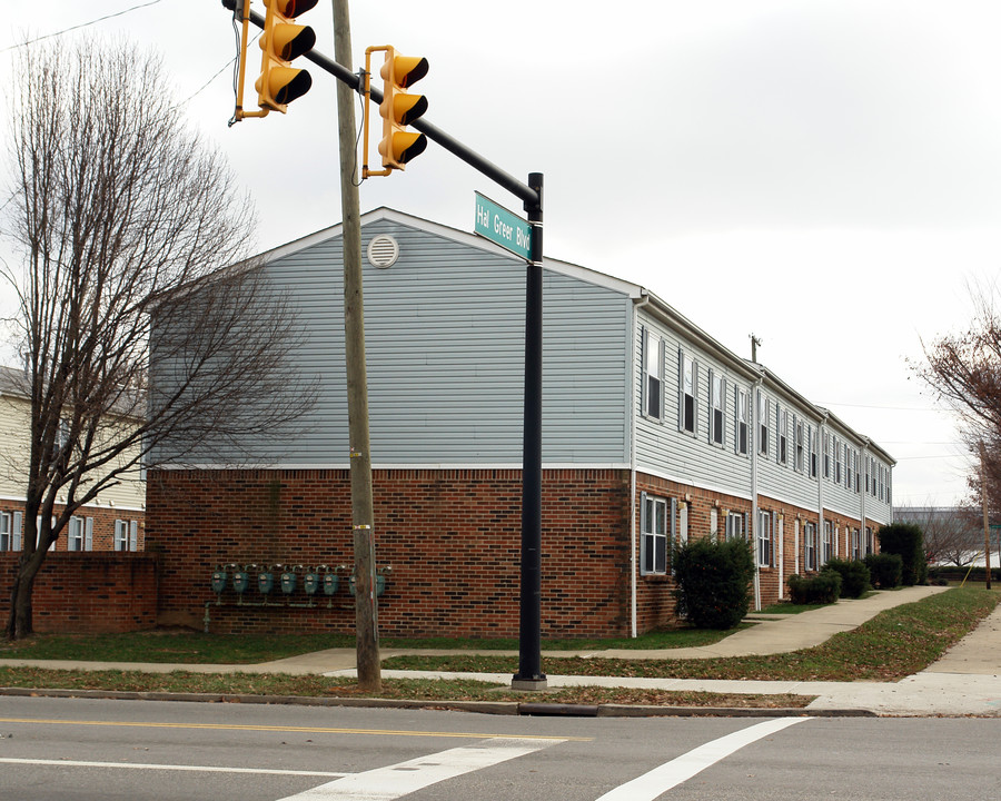 9-16 Washington Sq in Huntington, WV - Building Photo