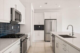 928 Galaxy Dr in Palm Springs, CA - Building Photo - Building Photo