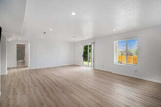 6007 S Ukraine St in Aurora, CO - Building Photo - Building Photo