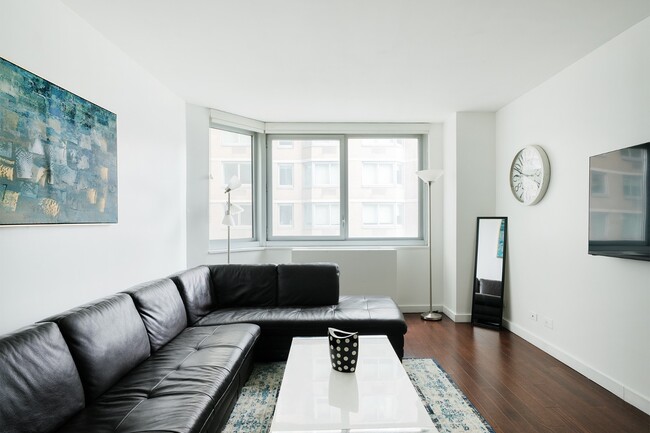 401 E 34th St in New York, NY - Building Photo - Building Photo