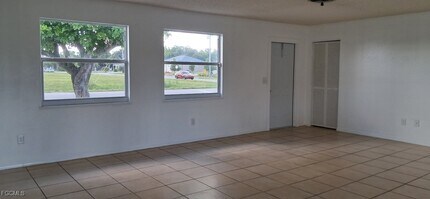 1024 NE 16th Pl in Cape Coral, FL - Building Photo - Building Photo