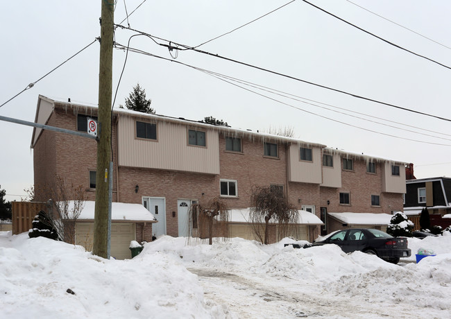 330-340 Catharine St N in Hamilton, ON - Building Photo - Primary Photo