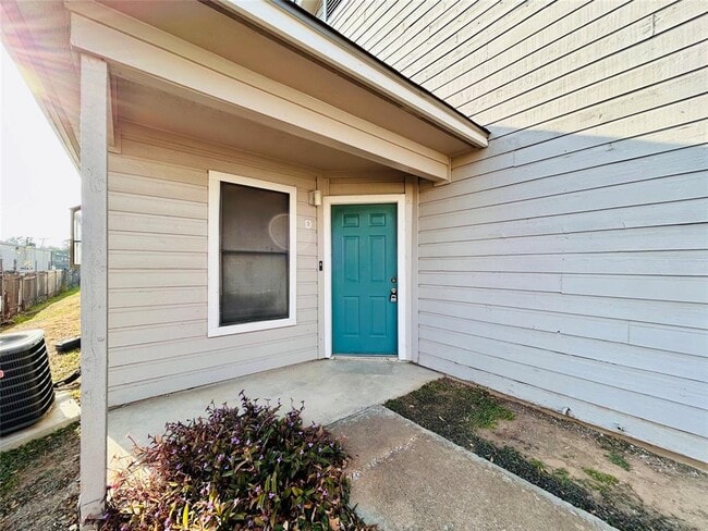 8905 Schick Rd in Austin, TX - Building Photo - Building Photo