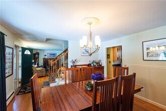71 Mohawk Dr in Portsmouth, RI - Building Photo - Building Photo